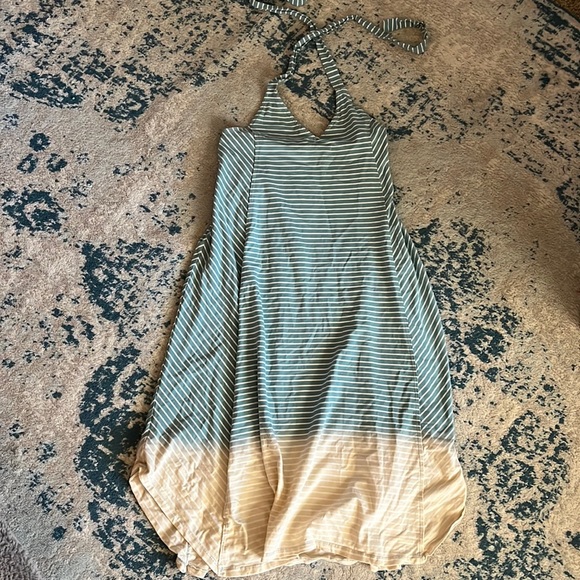 Summer dress - Picture 4 of 10